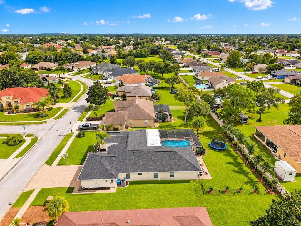 Image 70 of property listing at 13396 TWINBERRY DRIVE, Spring Hill, FL 34609