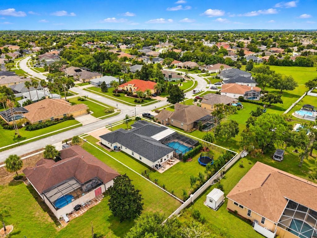 Image 76 of property listing at 13396 TWINBERRY DRIVE, Spring Hill, FL 34609