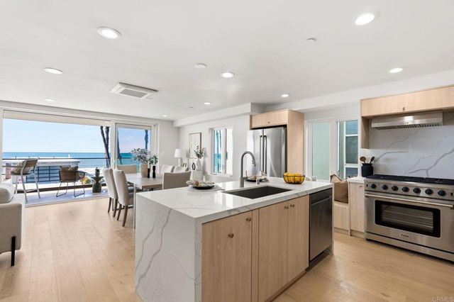 212 S Pacific Street, Oceanside, CA 92054