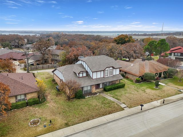 4 Hickory Hills Boulevard, Hickory Creek, TX 75065