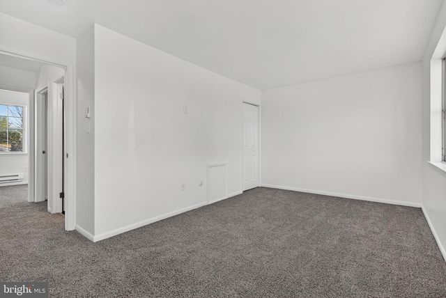 1077 MONTICELLO LN, Lancaster, PA 17603