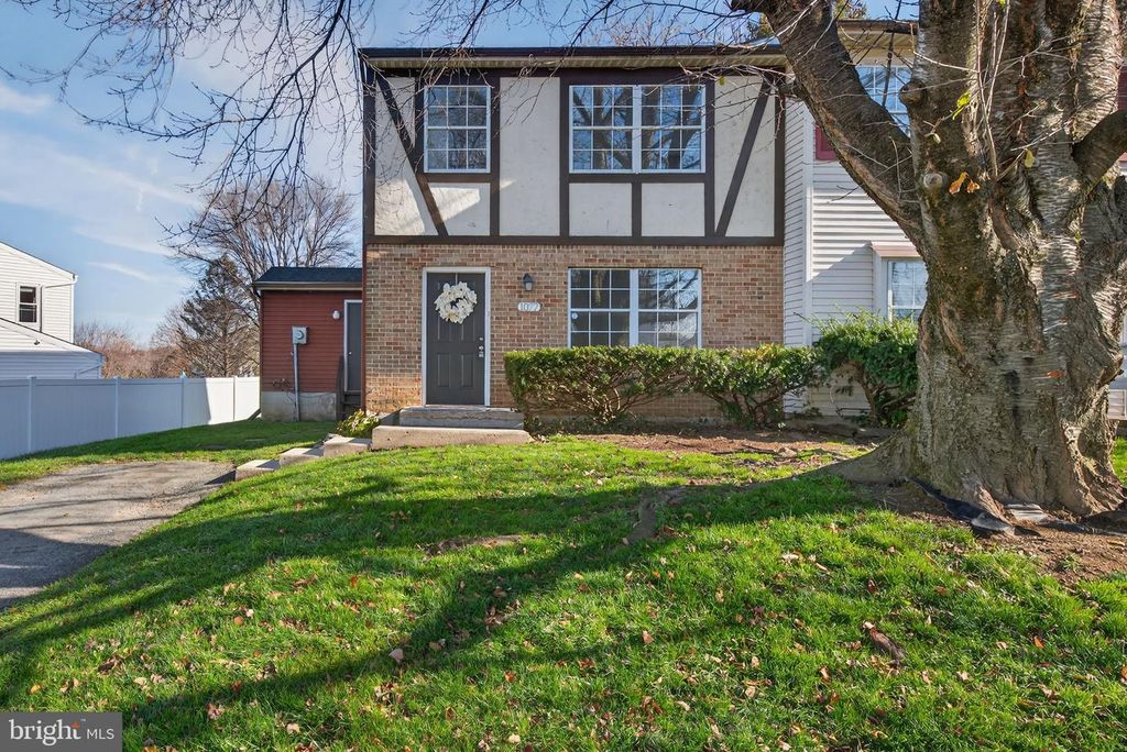 1077 MONTICELLO LN, Lancaster, PA 17603