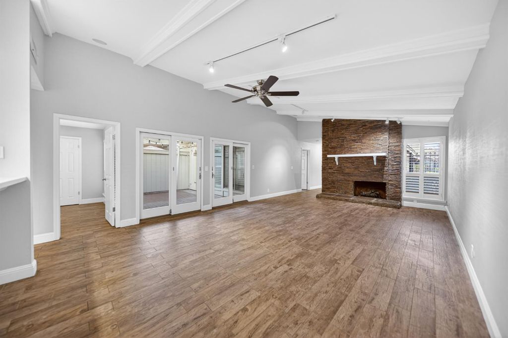 Image 14 of property listing at 333 W Bullard Avenue # 103, Fresno, CA 93704