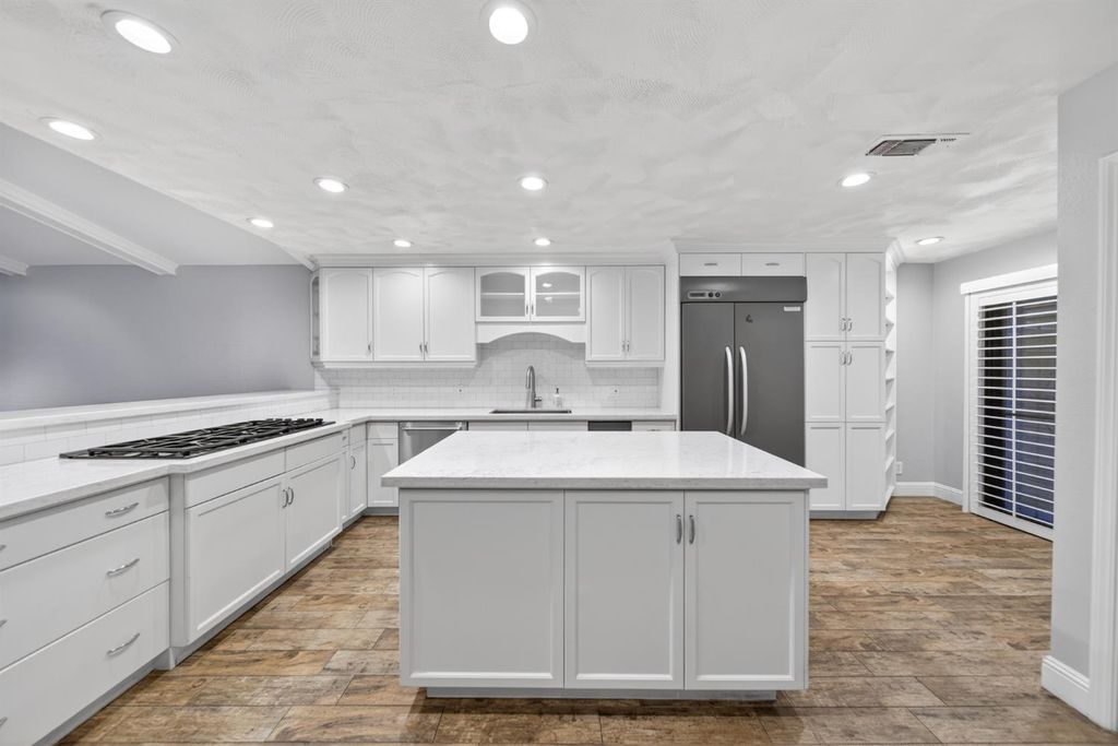 Image 21 of property listing at 333 W Bullard Avenue # 103, Fresno, CA 93704