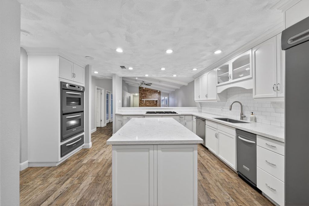 Image 22 of property listing at 333 W Bullard Avenue # 103, Fresno, CA 93704