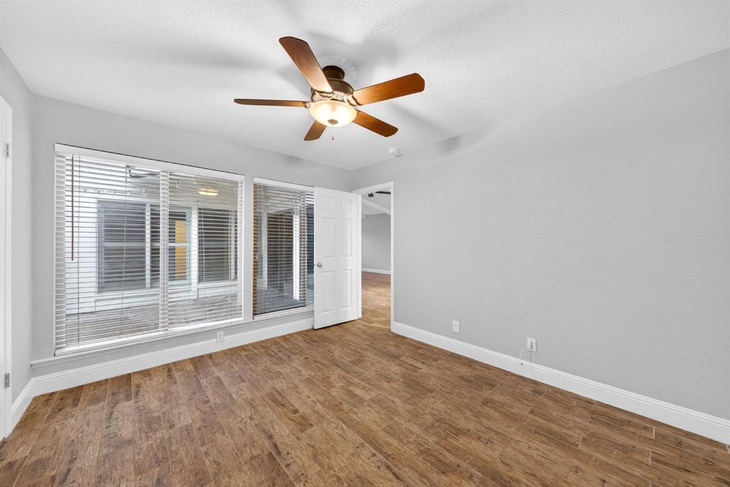 Image 28 of property listing at 333 W Bullard Avenue # 103, Fresno, CA 93704