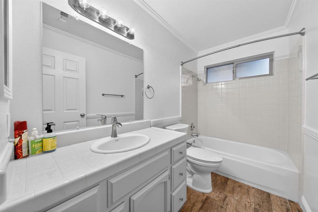 Image 30 of property listing at 333 W Bullard Avenue # 103, Fresno, CA 93704