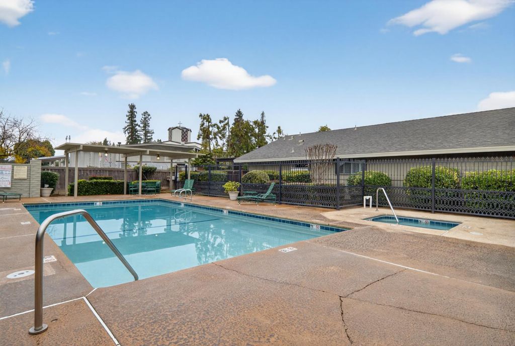 Image 46 of property listing at 333 W Bullard Avenue # 103, Fresno, CA 93704