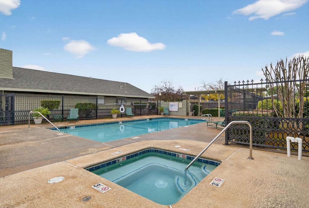 Image 47 of property listing at 333 W Bullard Avenue # 103, Fresno, CA 93704