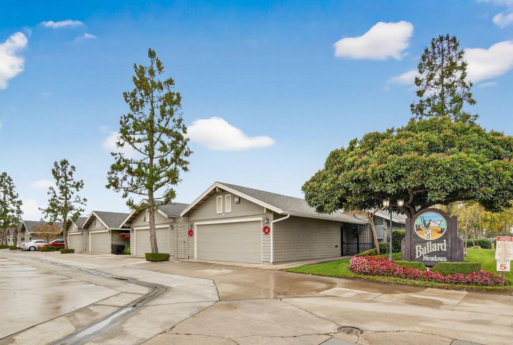Image 49 of property listing at 333 W Bullard Avenue # 103, Fresno, CA 93704