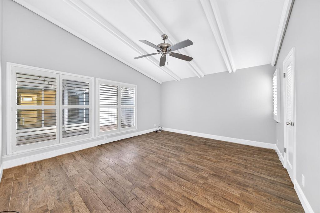 Image 9 of property listing at 333 W Bullard Avenue # 103, Fresno, CA 93704