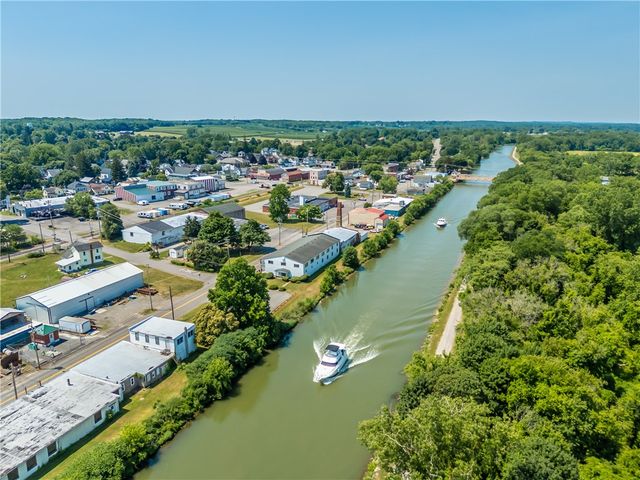 8437 Roosevelt Drive, Royalton, NY 14067