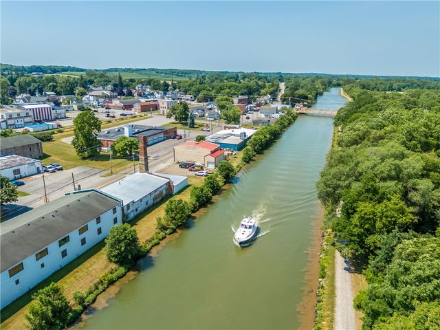 8437 Roosevelt Drive, Royalton, NY 14067