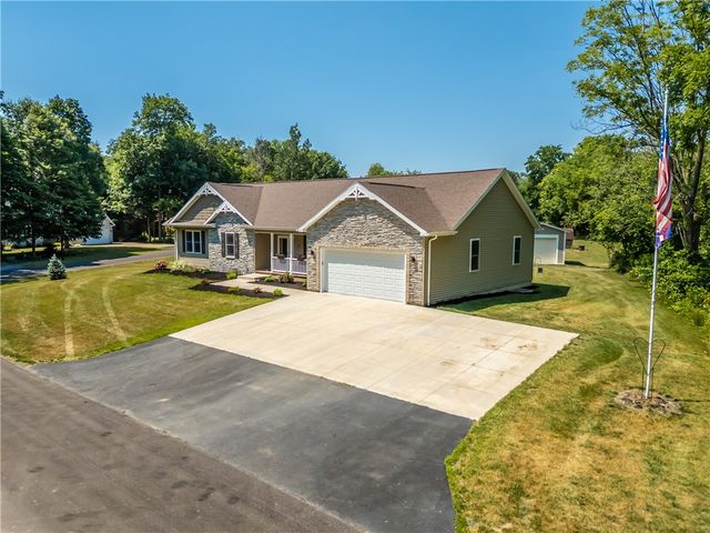 8437 Roosevelt Drive, Royalton, NY 14067