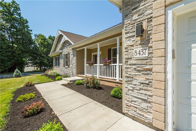 8437 Roosevelt Drive, Royalton, NY 14067