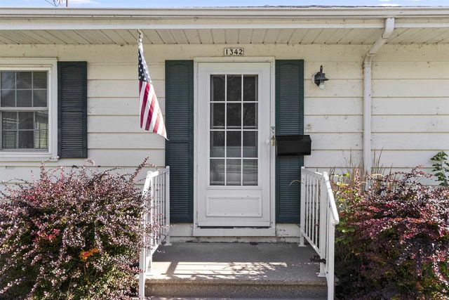 1342 WAUGOO AVENUE, Oshkosh, WI 54901