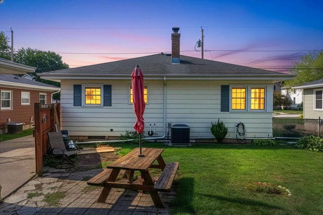 1342 WAUGOO AVENUE, Oshkosh, WI 54901