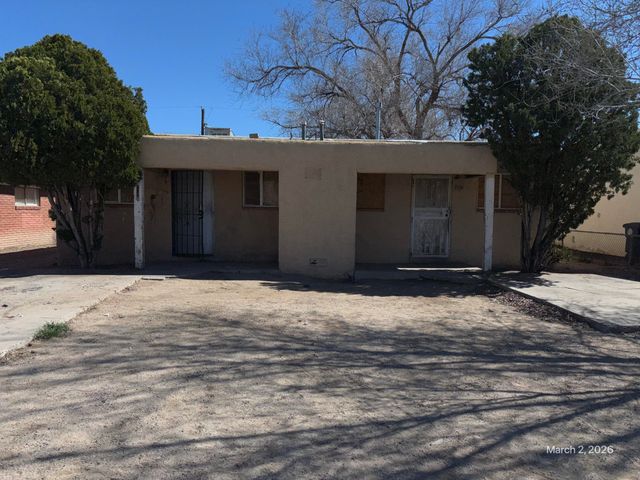 234 Texas Street NE, Albuquerque, NM 87108