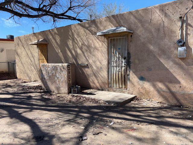 234 Texas Street NE, Albuquerque, NM 87108