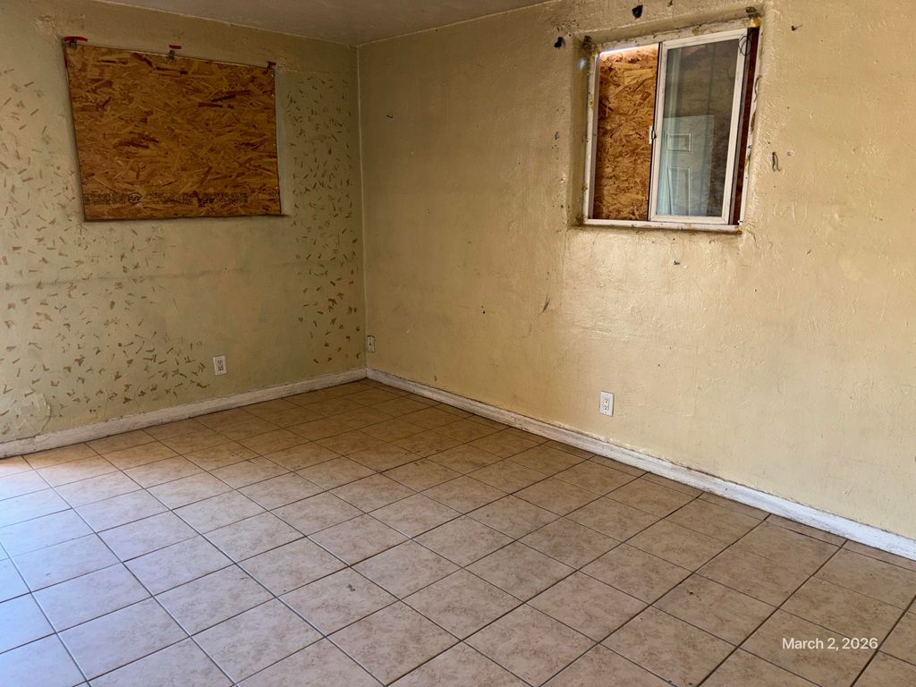 Image 11 of property listing at 234 Texas Street NE, Albuquerque, NM 87108