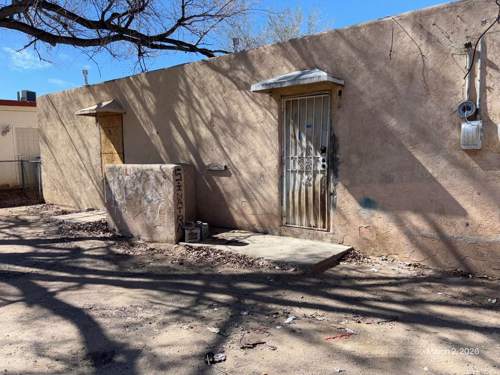 Image 5 of property listing at 234 Texas Street NE, Albuquerque, NM 87108