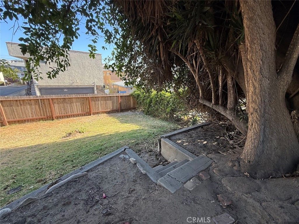 Image 10 of property listing at 561 W 3rd Street, San Pedro, CA 90731