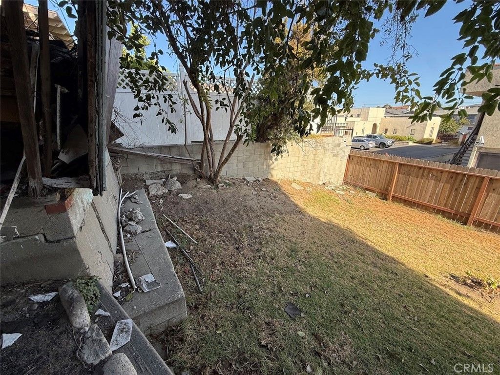 Image 11 of property listing at 561 W 3rd Street, San Pedro, CA 90731