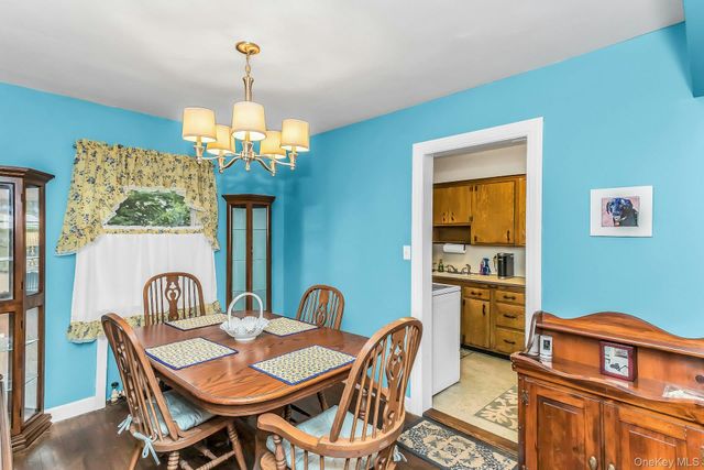 2 Cliff Road, Merrick, NY 11566
