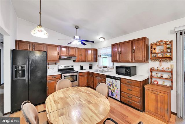 2001 CHESTNUT ST, Pottsville, PA 17901