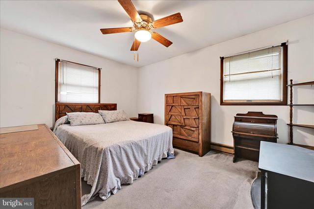 2001 CHESTNUT ST, Pottsville, PA 17901