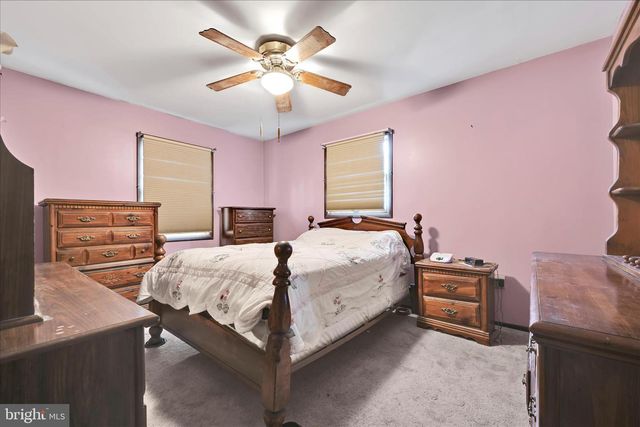 2001 CHESTNUT ST, Pottsville, PA 17901