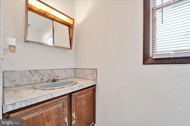 2001 CHESTNUT ST, Pottsville, PA 17901