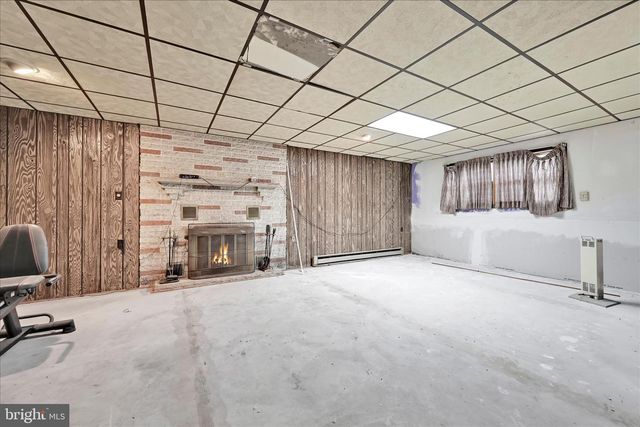 2001 CHESTNUT ST, Pottsville, PA 17901