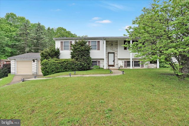 2001 CHESTNUT ST, Pottsville, PA 17901