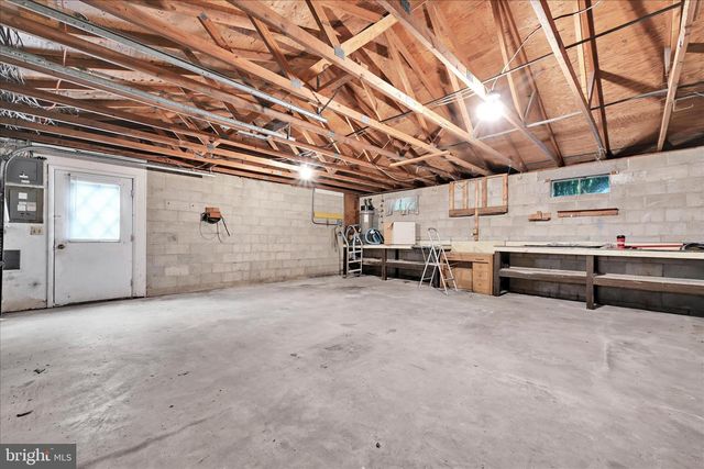 2001 CHESTNUT ST, Pottsville, PA 17901