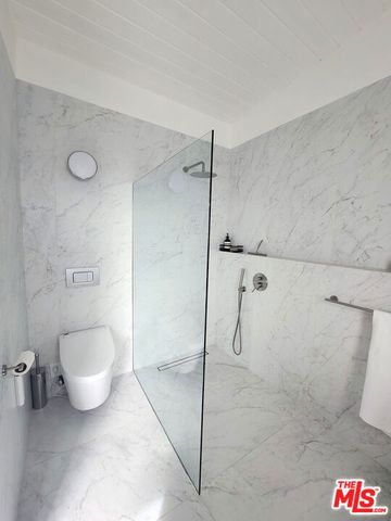 7107 Pacific View Drive, Los Angeles, CA 90068