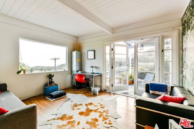 7107 Pacific View Drive, Los Angeles, CA 90068