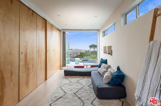 7107 Pacific View Drive, Los Angeles, CA 90068