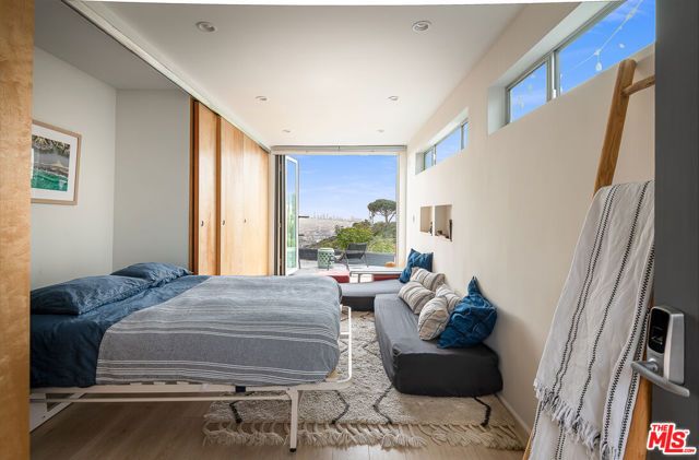 7107 Pacific View Drive, Los Angeles, CA 90068