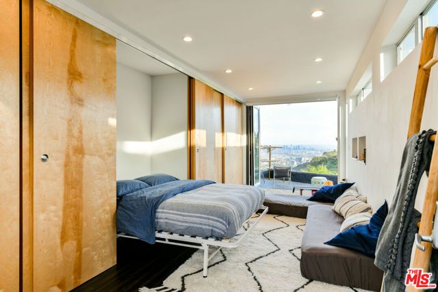 7107 Pacific View Drive, Los Angeles, CA 90068