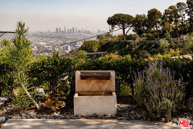 7107 Pacific View Drive, Los Angeles, CA 90068