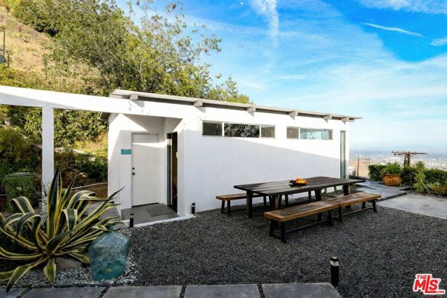 7107 Pacific View Drive, Los Angeles, CA 90068