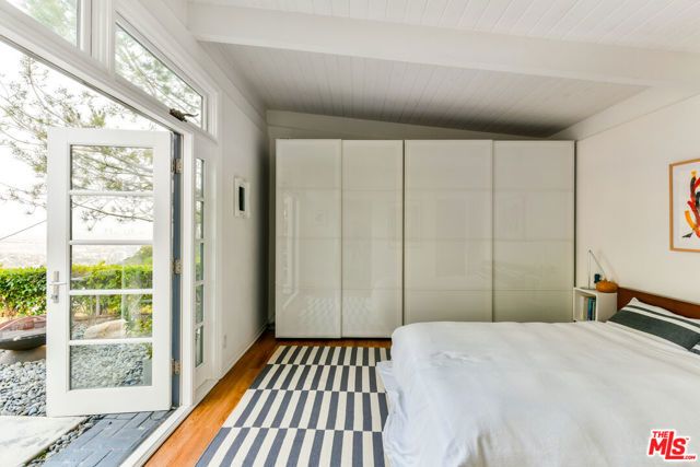 7107 Pacific View Drive, Los Angeles, CA 90068