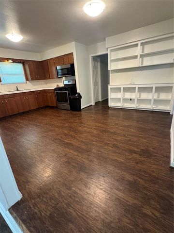209 W 8th Street, Deer Park, TX 77536