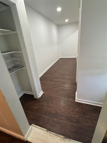 209 W 8th Street, Deer Park, TX 77536