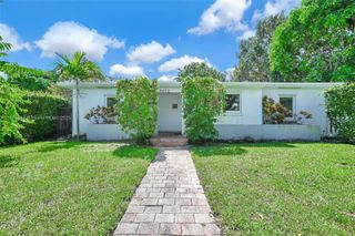 6870 SW 51st St, Miami, FL 33155