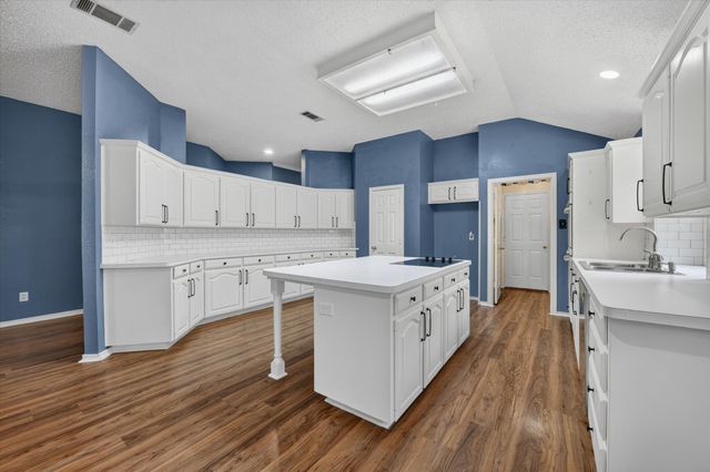 7700 Black Bear Court, Fort Worth, TX 76137