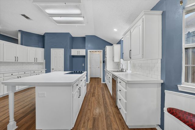 7700 Black Bear Court, Fort Worth, TX 76137