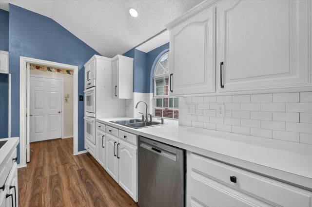 7700 Black Bear Court, Fort Worth, TX 76137
