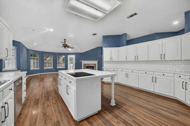7700 Black Bear Court, Fort Worth, TX 76137